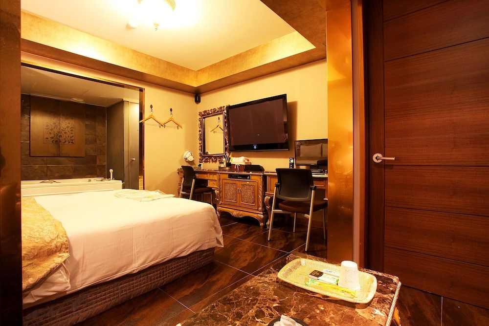 Changdong Versaille Room (Standard Room) 15