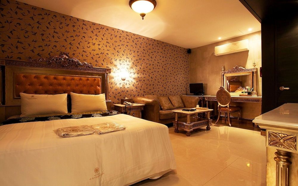 undefined Changdong Versaille 3