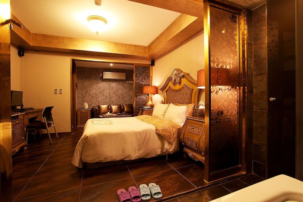 Changdong Versaille Room (Standard Room) 9