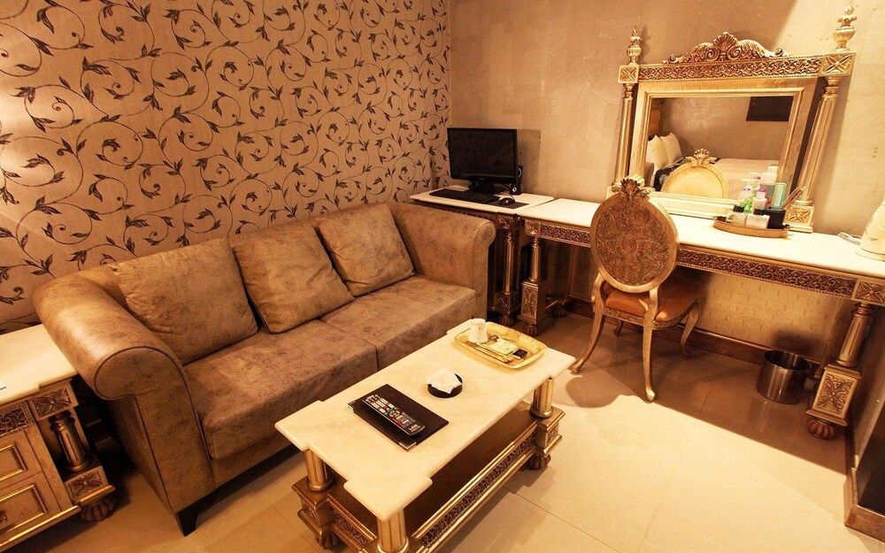 undefined Changdong Versaille 6