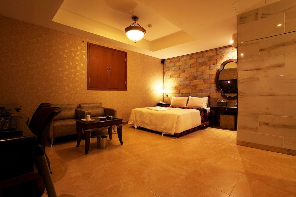 Changdong Versaille Room (Standard Room) 23