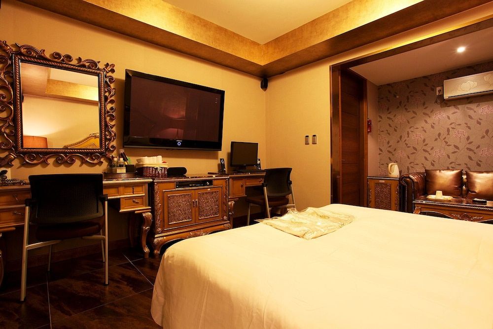 Changdong Versaille Room (Standard Room) 13