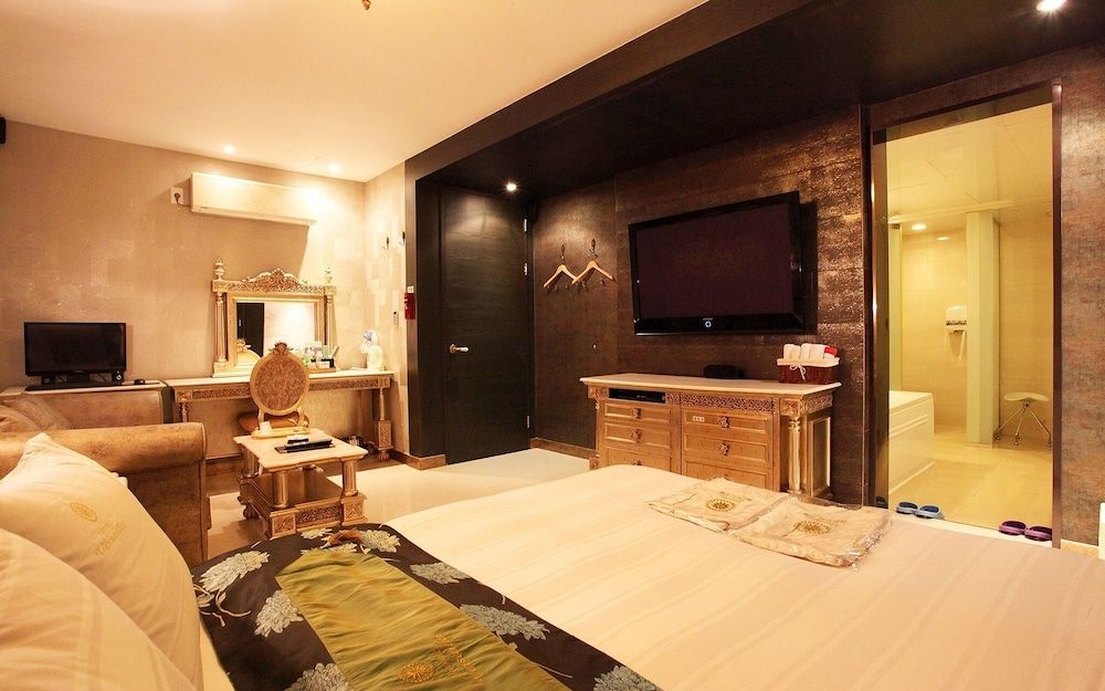 undefined Changdong Versaille 7