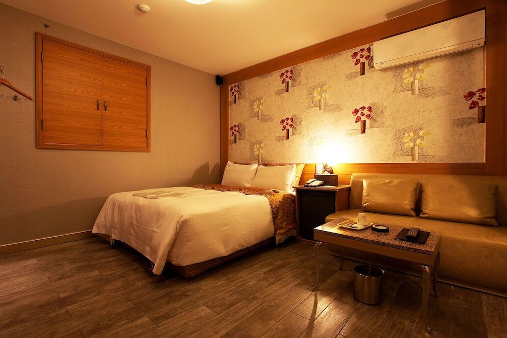 Changdong Versaille Room (Standard Room)