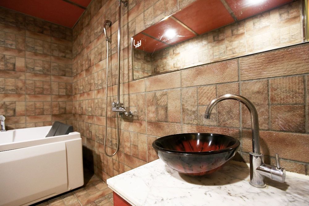 Suyu Solid Hotel Room (Special room (Netflix available)) 11