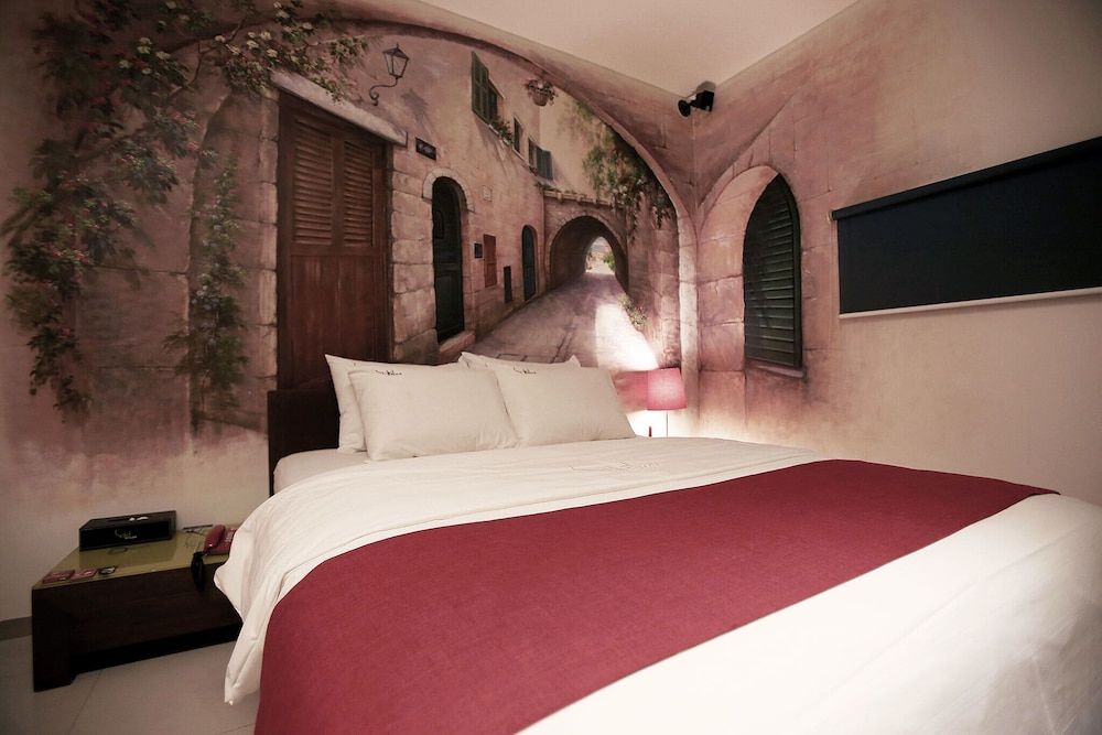 Suyu Solid Hotel Room (Standard room (Netflix available)) 7