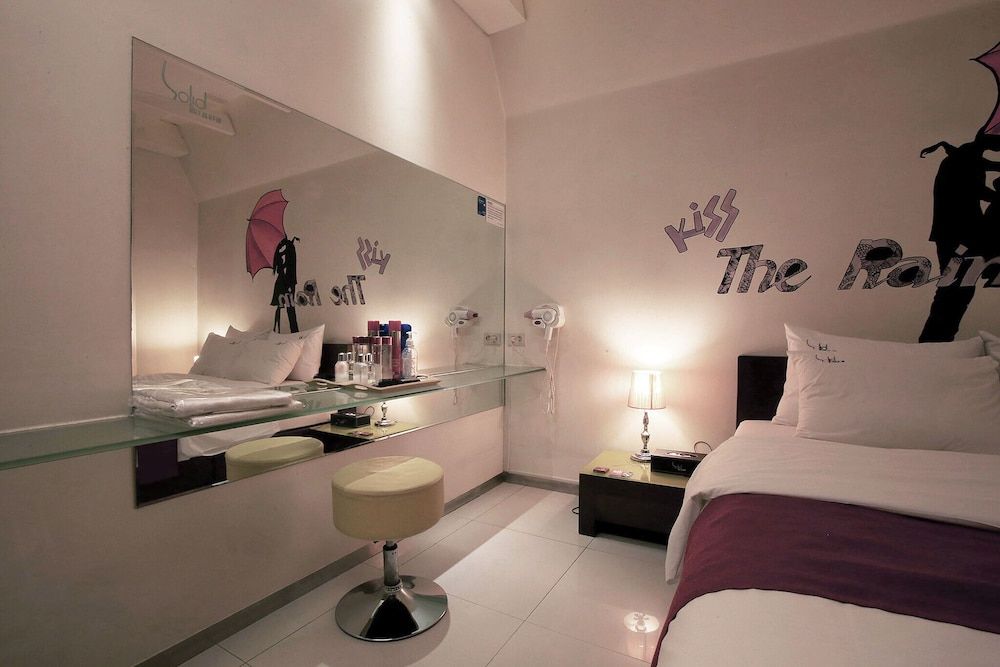 Suyu Solid Hotel Room (Standard room (Netflix available)) 28