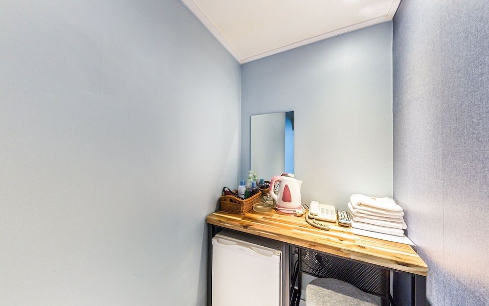 Yongsan Sharp Hotel Room (Standard Room) 4