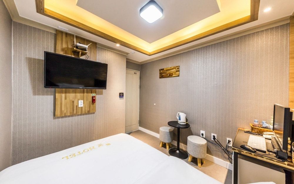 undefined Yongsan Sharp Hotel 7