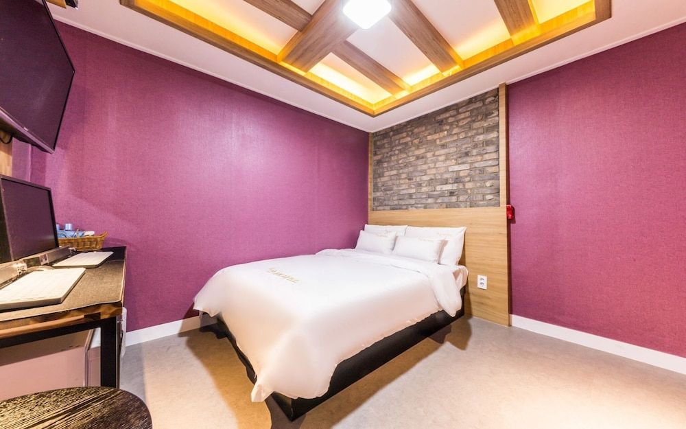 undefined Yongsan Sharp Hotel 10