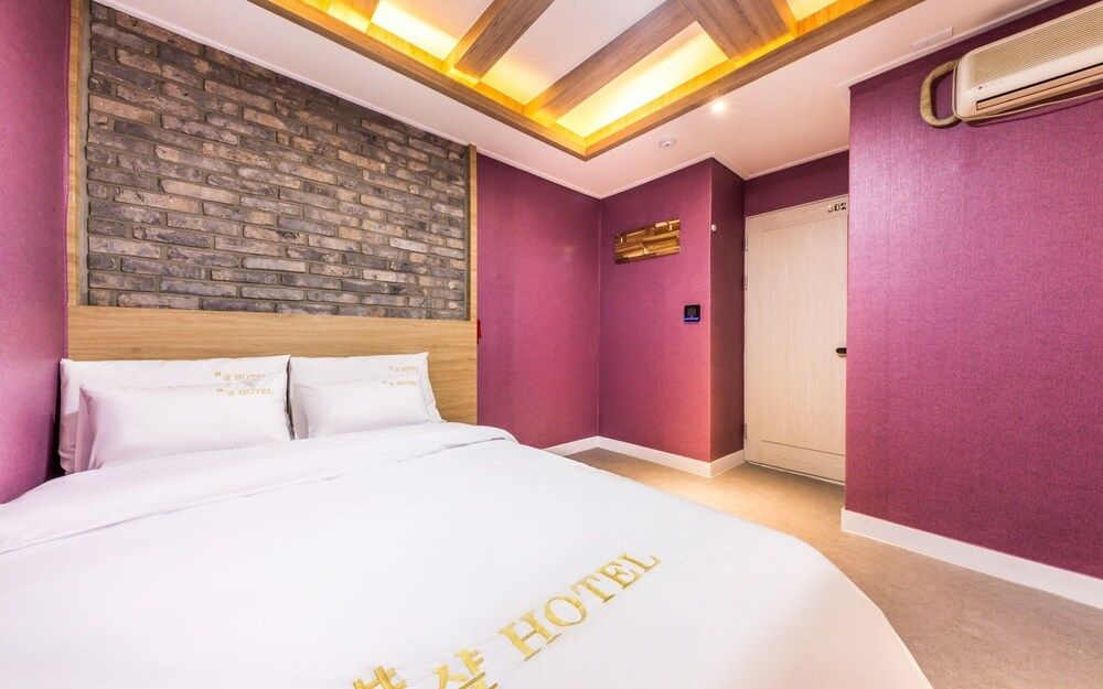 Yongsan Sharp Hotel Room (Special Room) 3