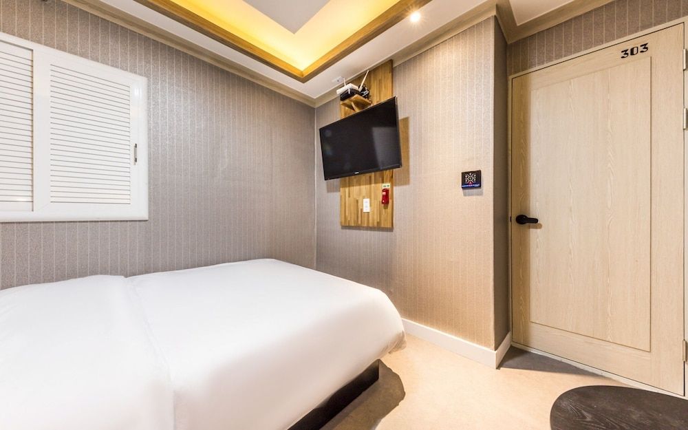 undefined Yongsan Sharp Hotel 6