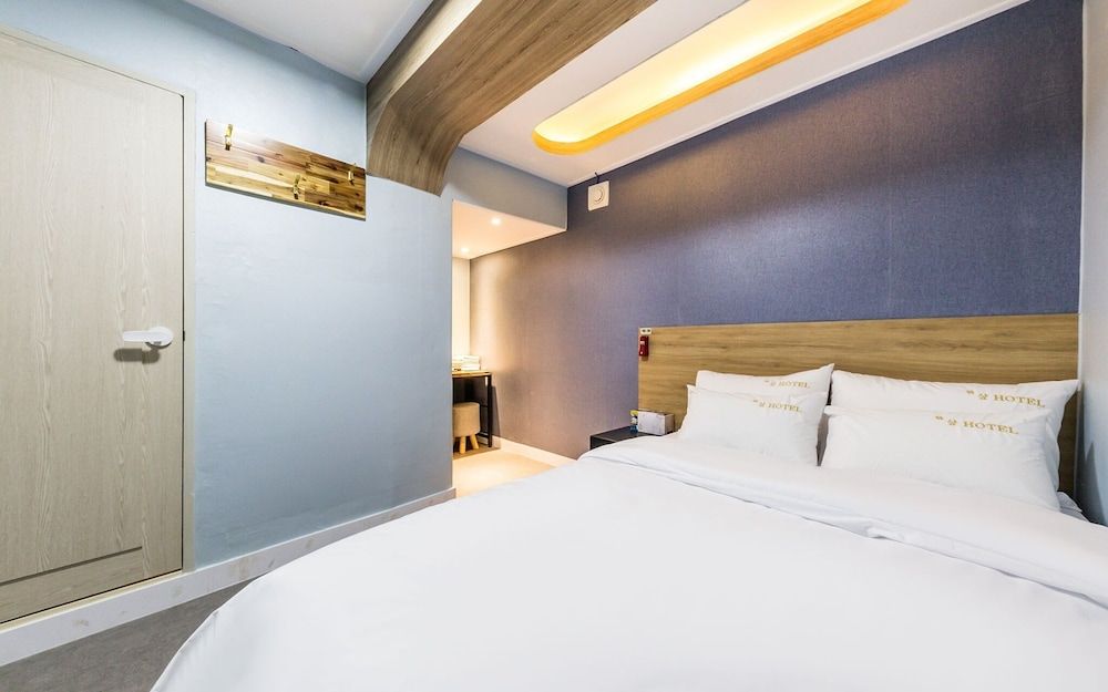 Yongsan Sharp Hotel Room (Standard Room) 2