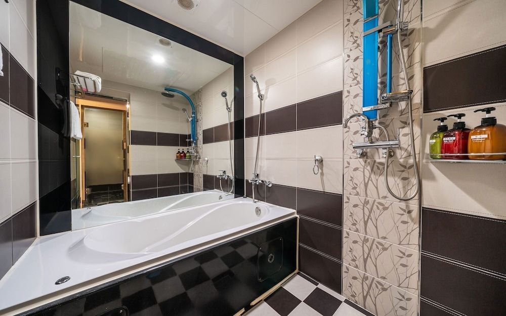 Suyu Palace Hotel Room (General room-physical identification ) 18