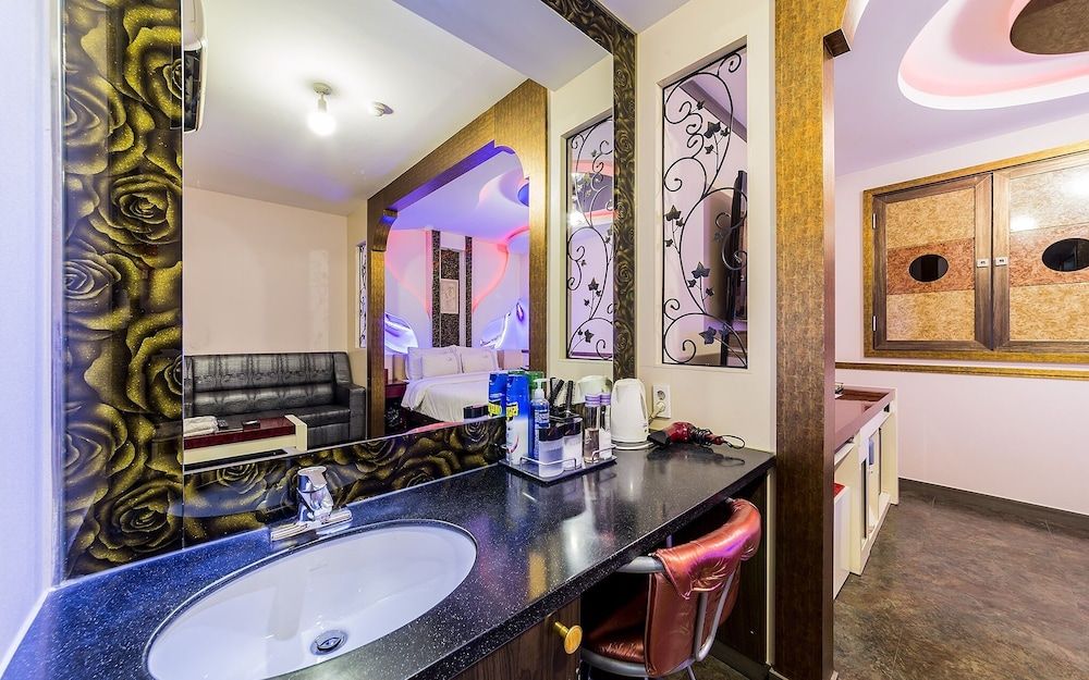 undefined Suyu Palace Hotel 8