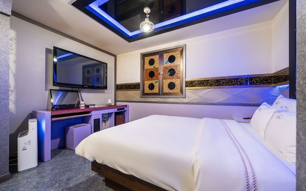 Suyu Palace Hotel Room (General room-physical identification ) 13