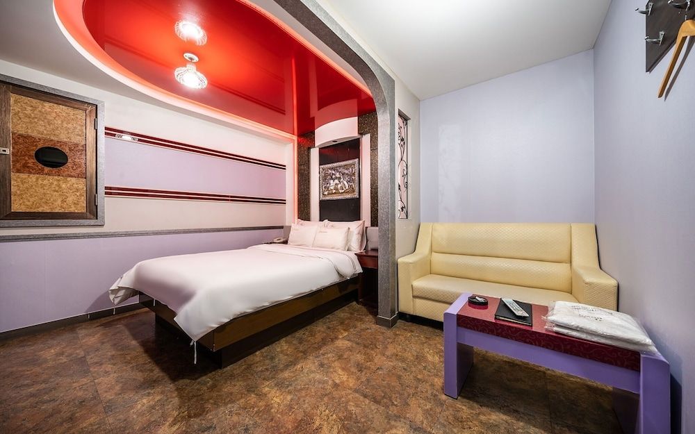 Suyu Palace Hotel Room (General room-physical identification ) 24