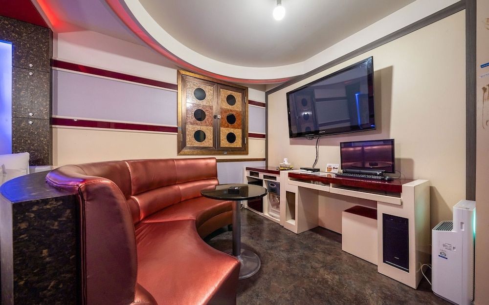 Suyu Palace Hotel Room (Special room-Physical ID is required ) 14