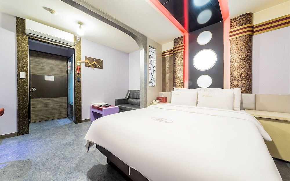 Suyu Palace Hotel Room (General room-physical identification ) 10