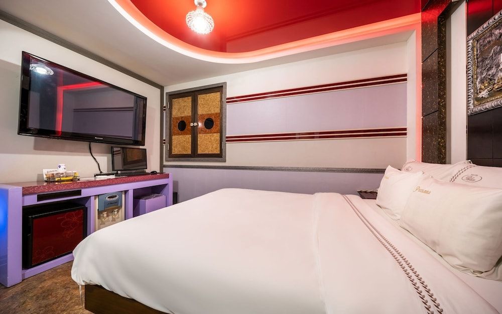 Suyu Palace Hotel Room (General room-physical identification ) 25