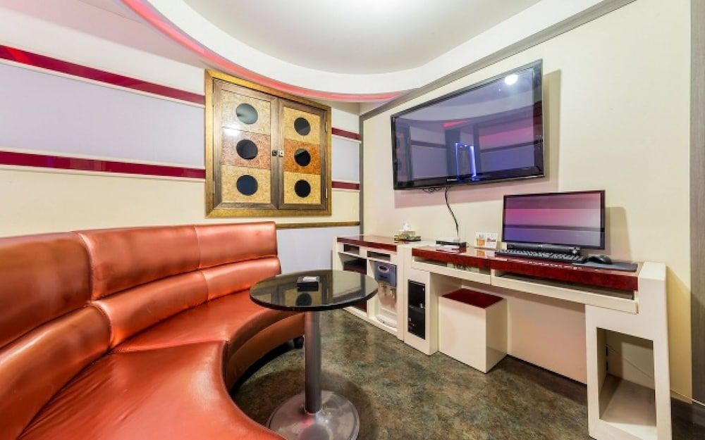 Suyu Palace Hotel Room (Special room-Physical ID is required ) 5