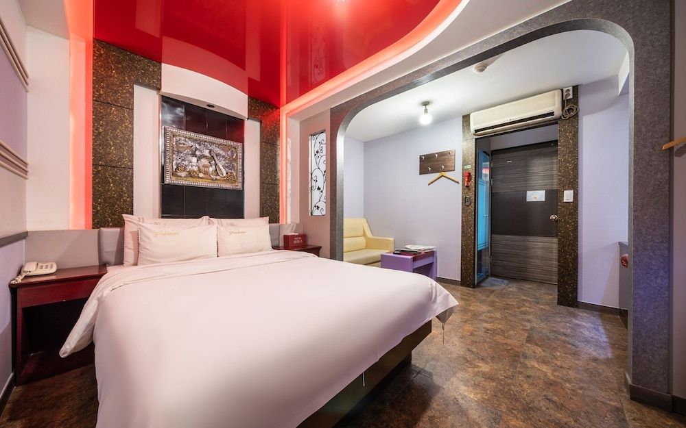 Suyu Palace Hotel Room (General room-physical identification ) 26