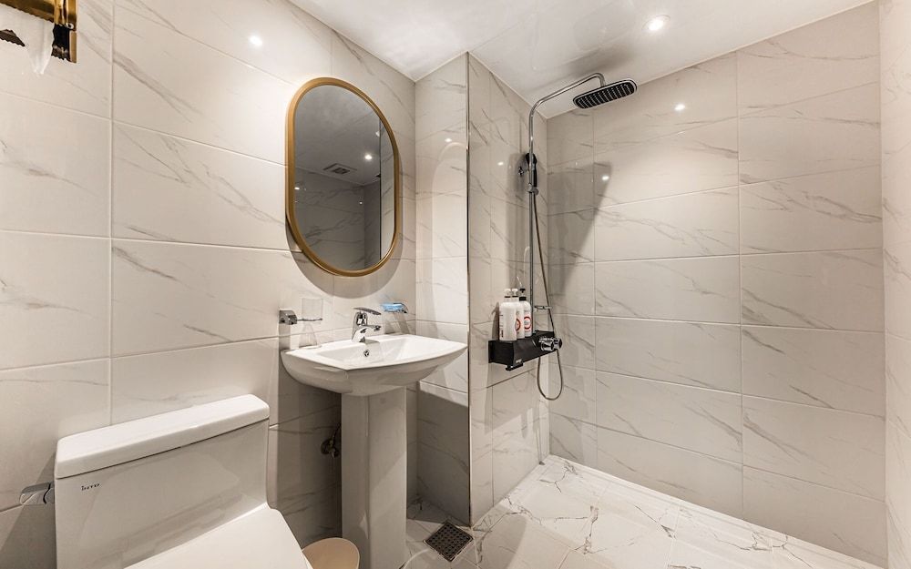 Gildong Orient Room (Deluxe Room (Couples PC Netflix avail) 6