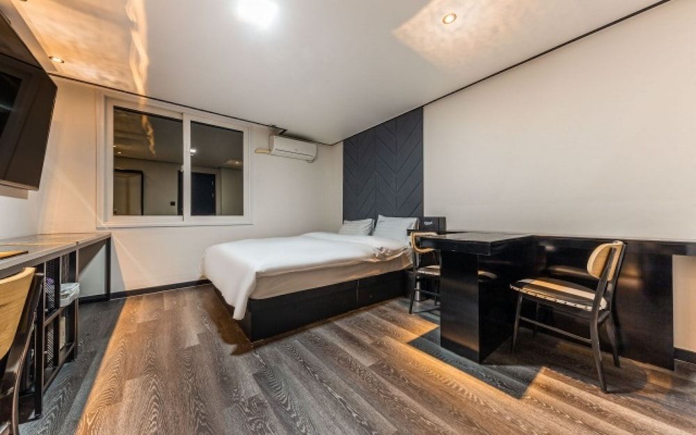 Gildong Orient Room (Deluxe Room (No Parking Netflix Avail)
