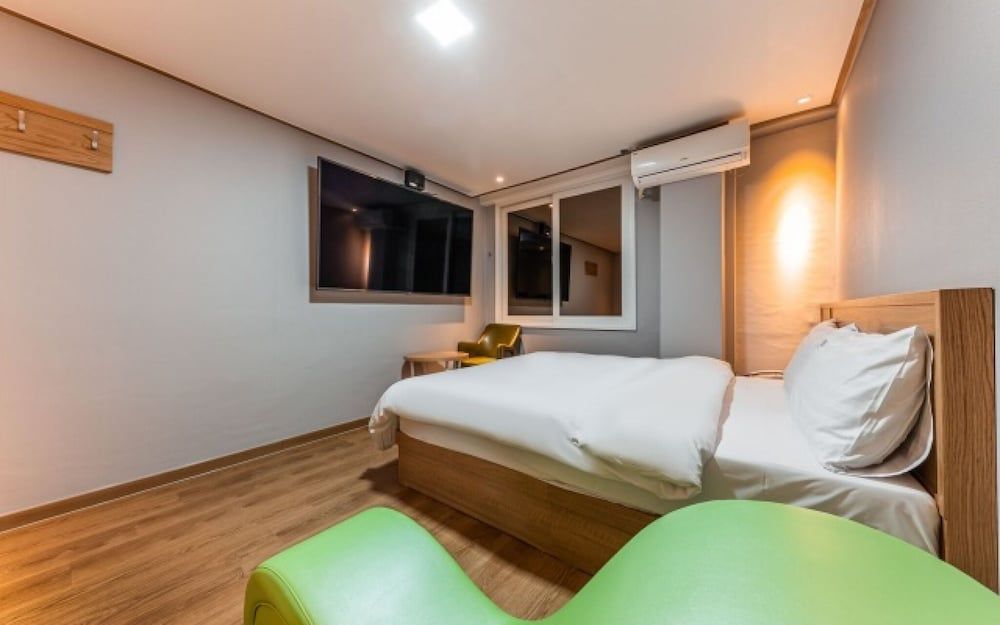 Gildong Orient Room (Deluxe Room (No Parking Netflix Avail) 3