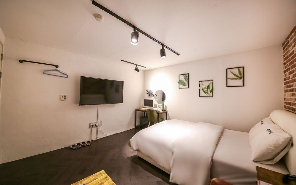 undefined Cheonho Hotel June 6