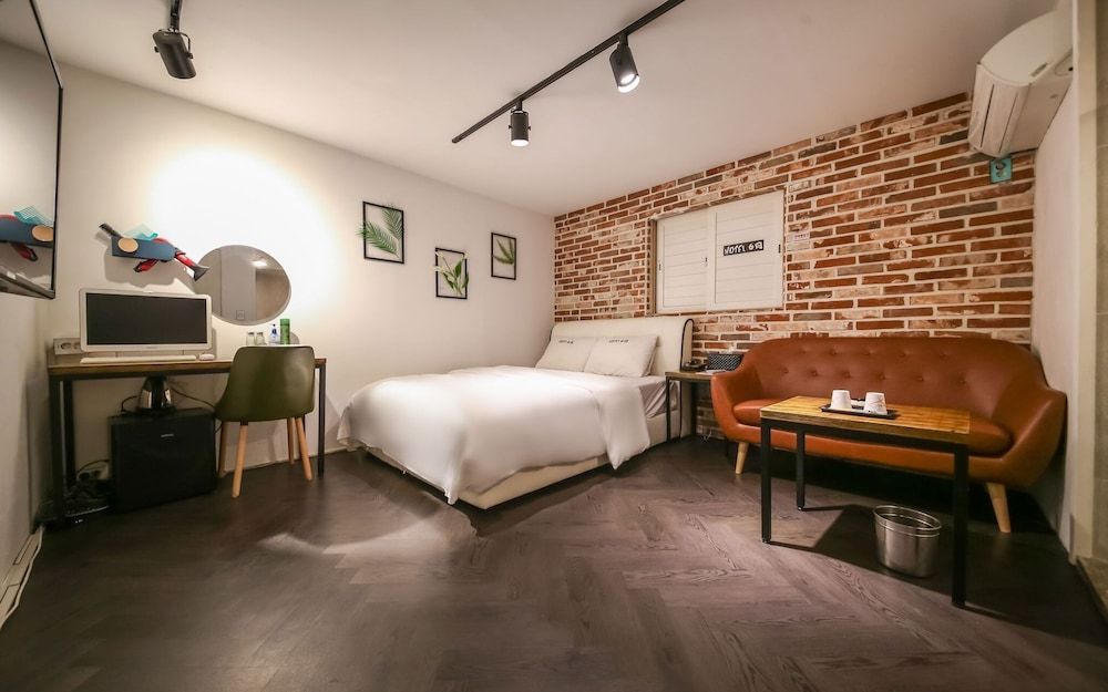 undefined Cheonho Hotel June 4