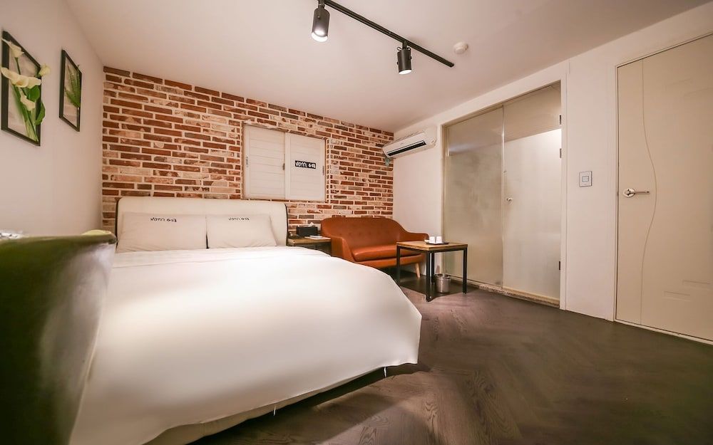 undefined Cheonho Hotel June 5