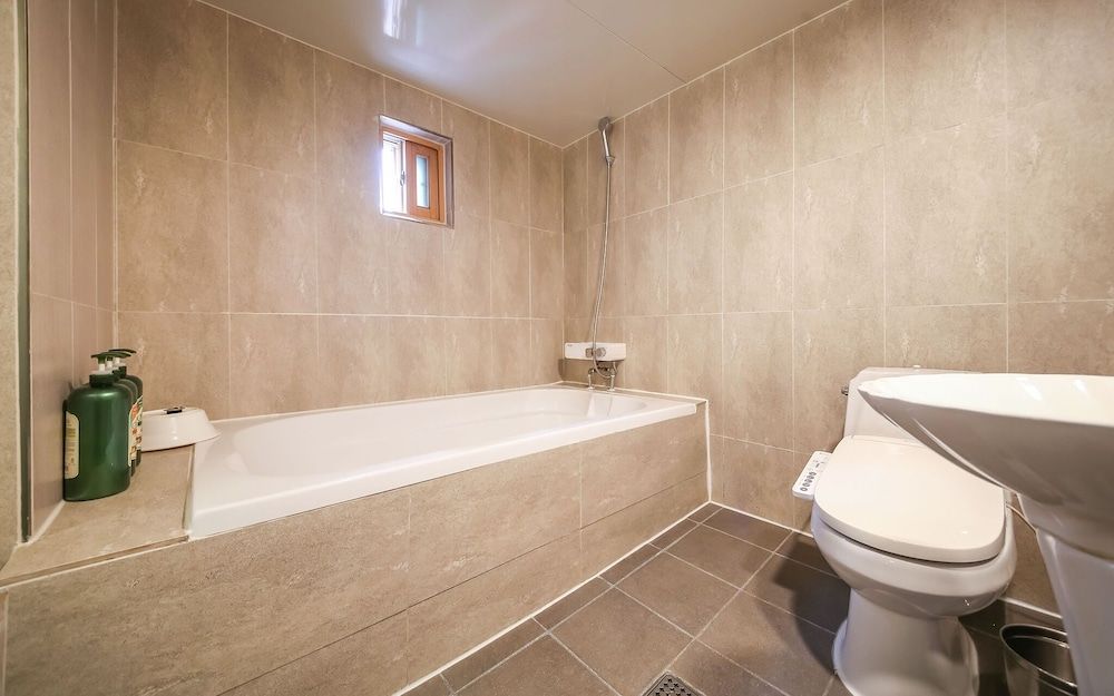 undefined Cheonho Hotel June 7