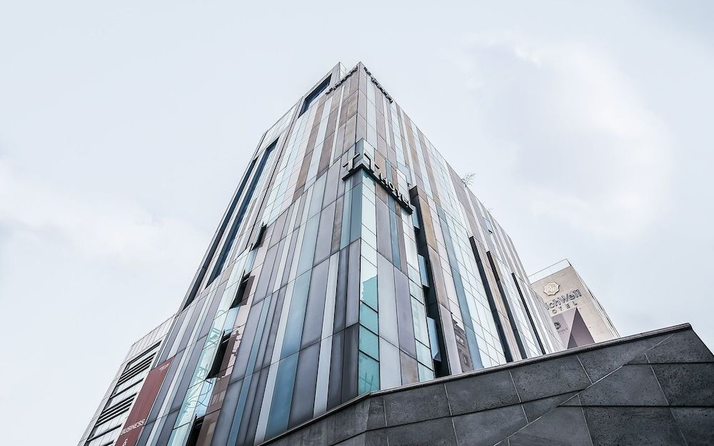 undefined Yeoksam Tria 4