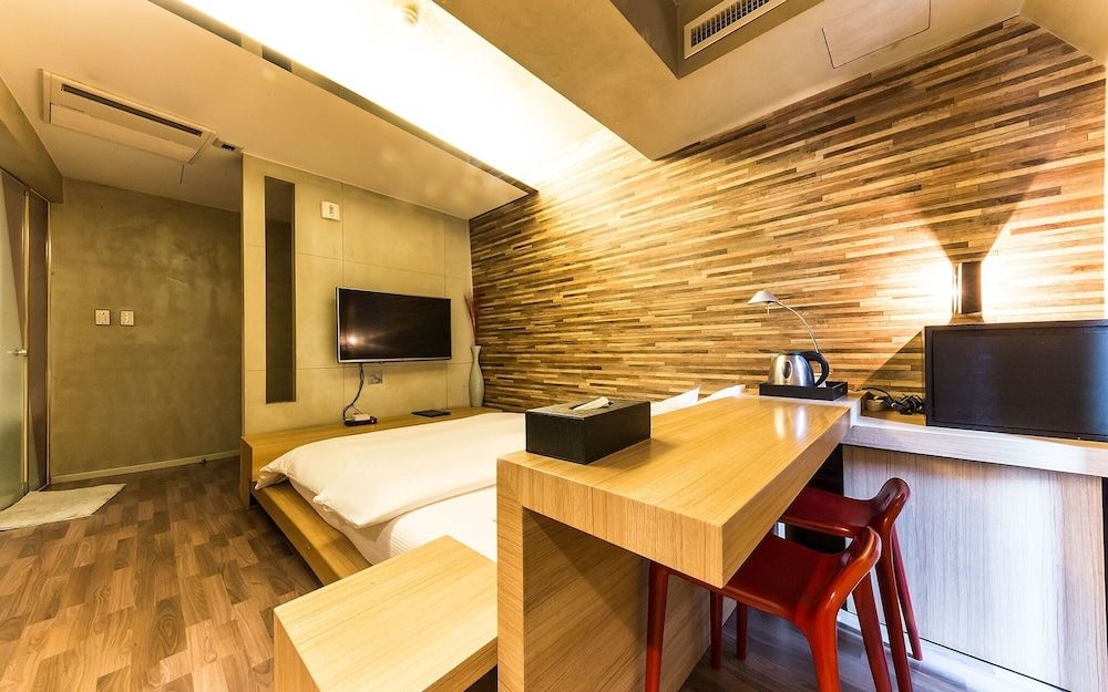 undefined Yeoksam Tria 9