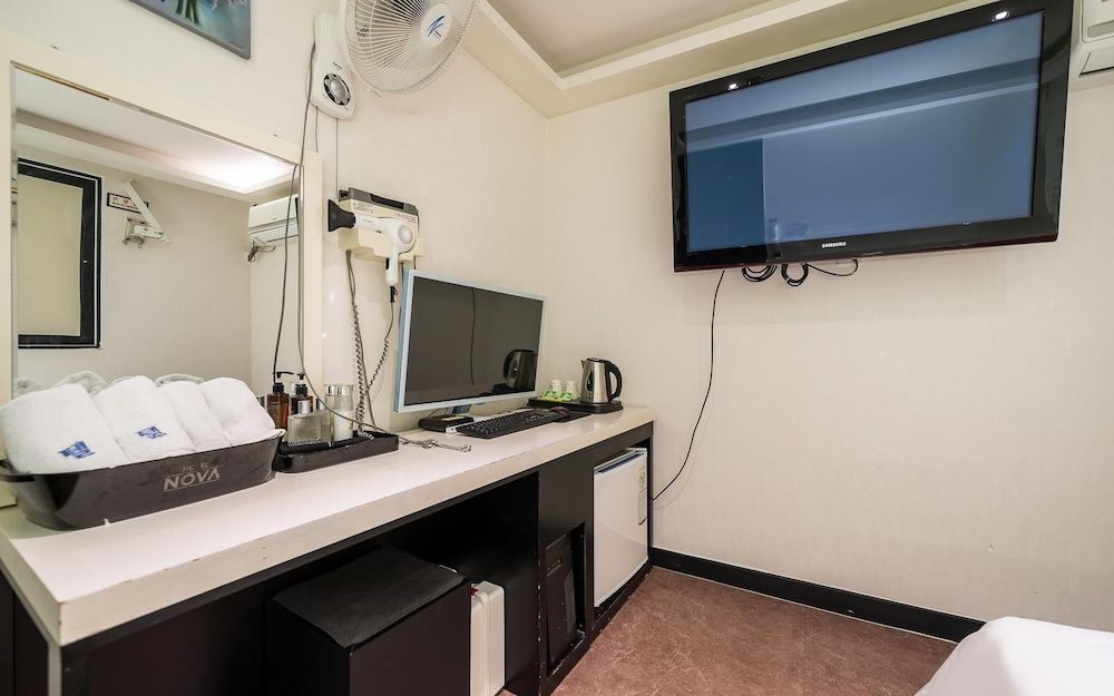 undefined Jongno Nova 10