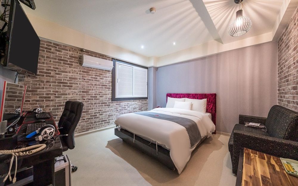 Nowon A Plus Hotel Room (Standard couple PC room) 2