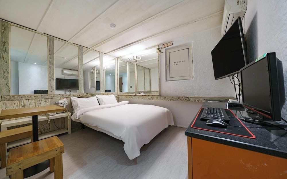 Wangsimni Jouvence Room (Standard room - no consecutive nights)