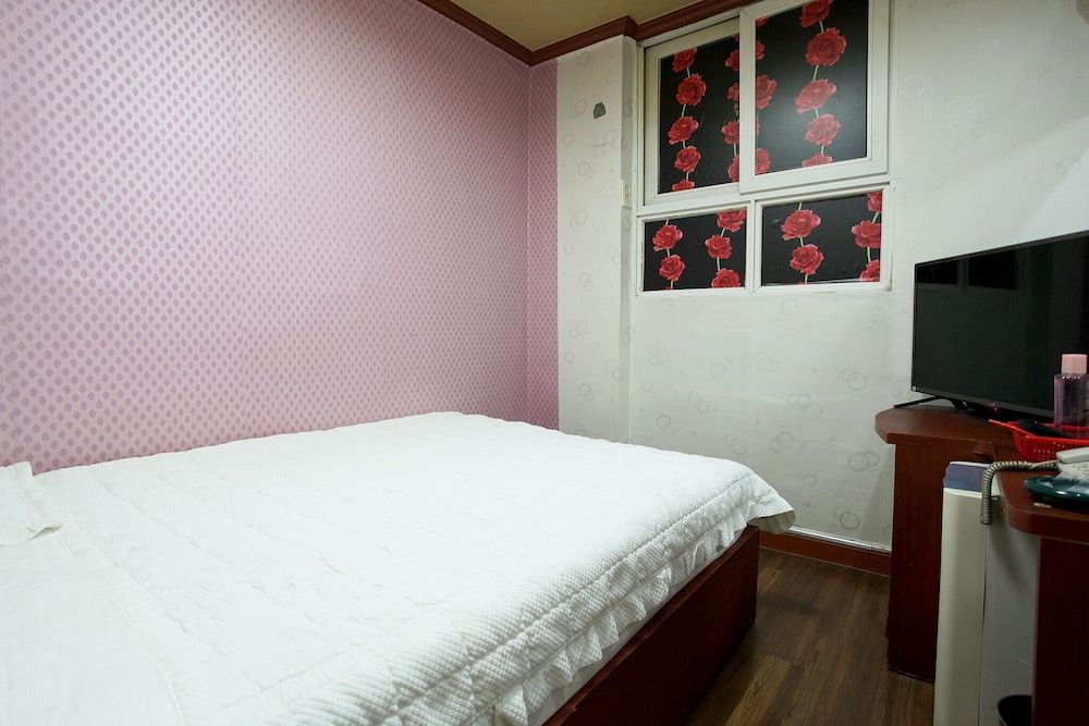 undefined Guro City Park 8