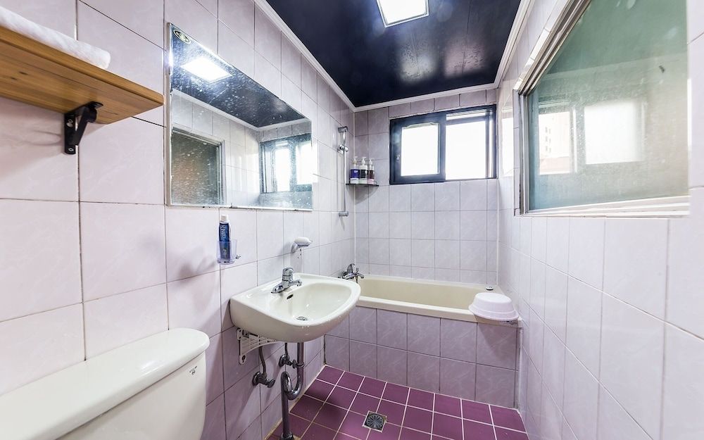 undefined Yongsan Samsung Motel 6