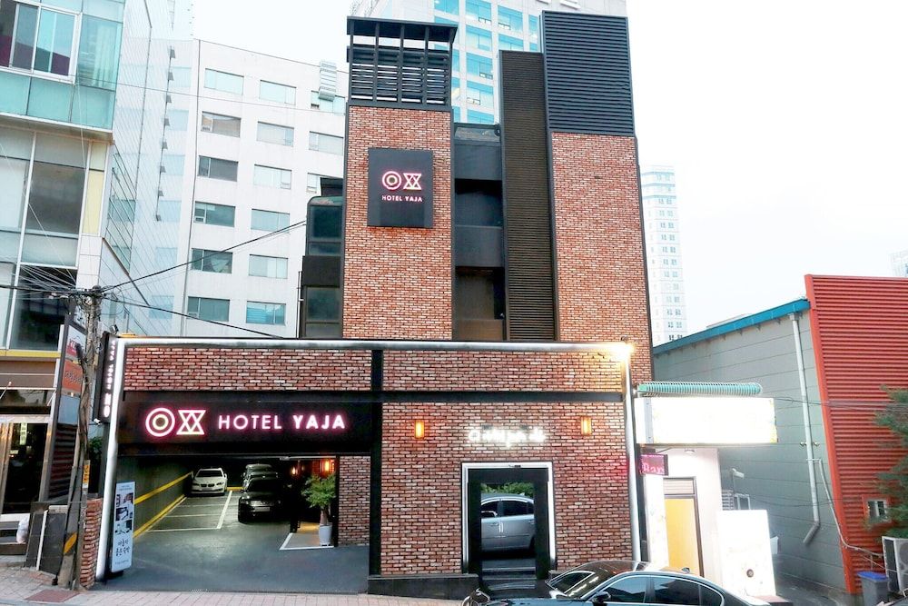 undefined Yaja Gangnam Nonhyeon