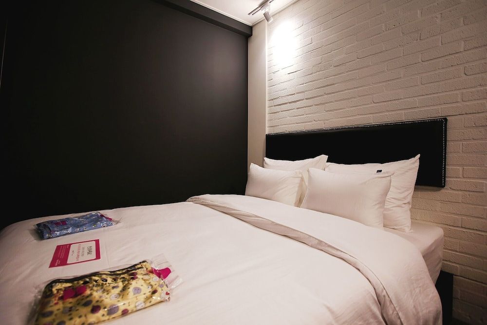 undefined Yaja Gangnam Nonhyeon 7