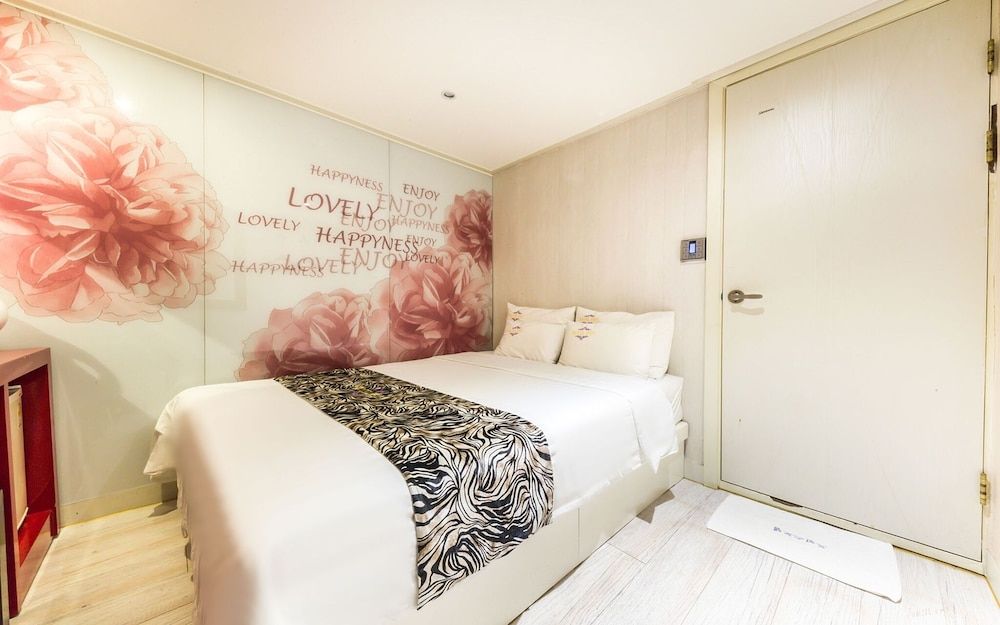 undefined Yaksu Prince Motel 6