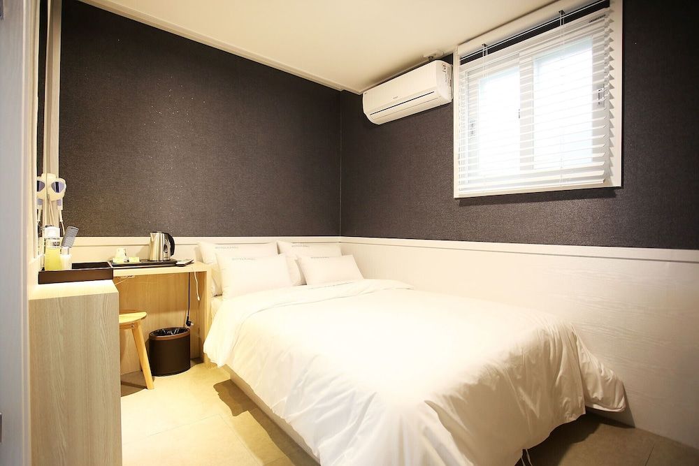 Mia Kanu Room (Standard Room)