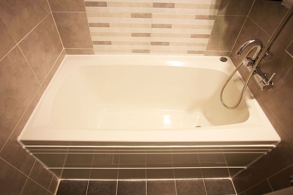 undefined Mia Kanu 8