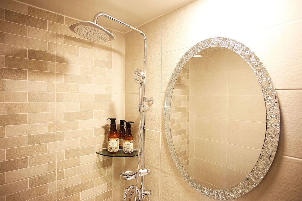 Mia Kanu Room (Standard Room) 7