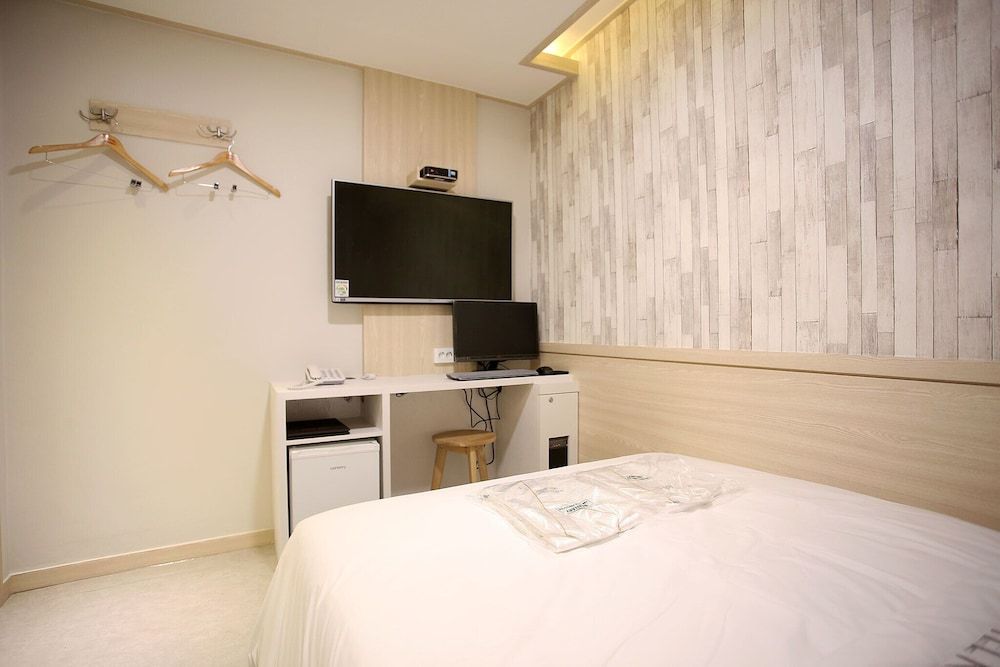 Mia Kanu Room (Standard Room) 6