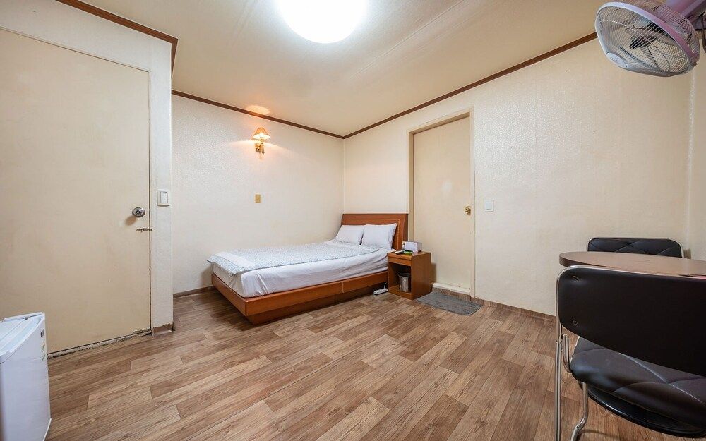 undefined Geumho Seojung Motel