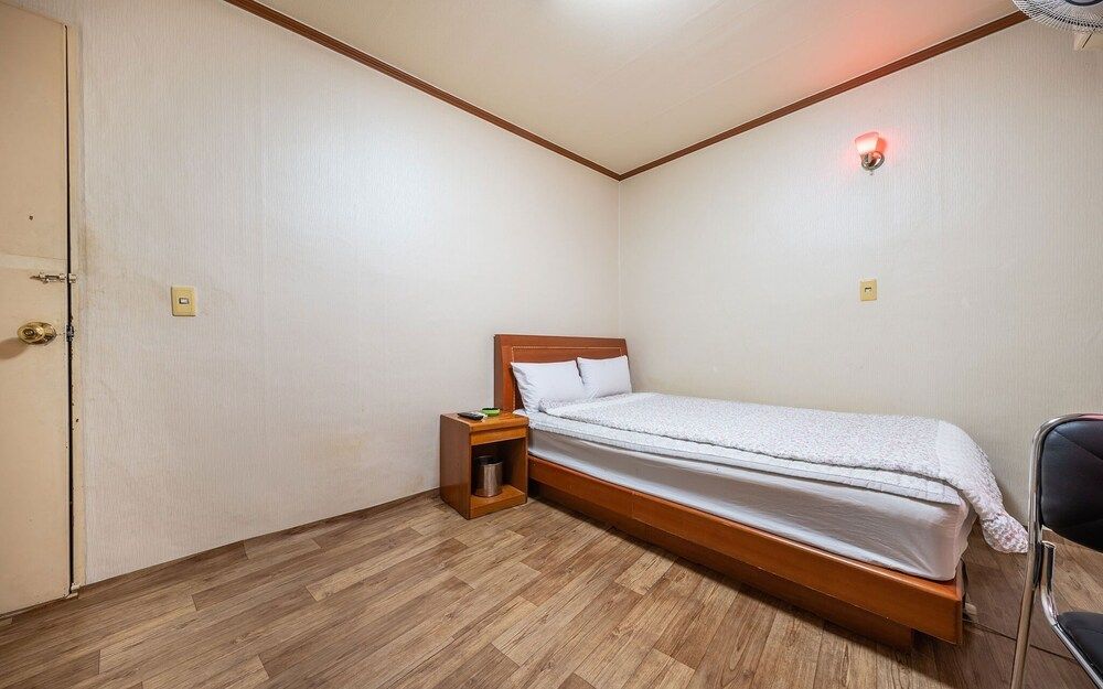 undefined Geumho Seojung Motel 6