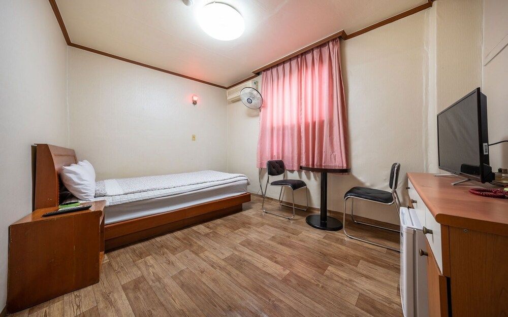 undefined Geumho Seojung Motel 5